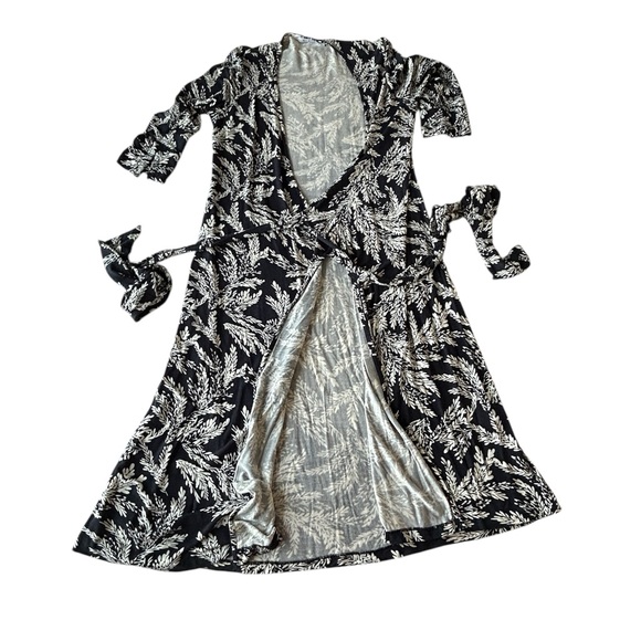 CAbi Leaf Print Knee Length Wrap Dress - Picture 3 of 13